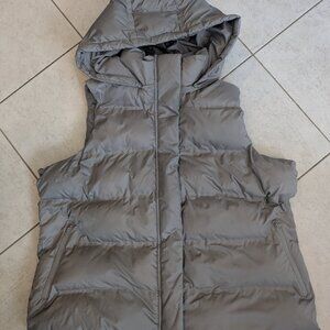 Grey Puffy 100% Recycled Polyester Fill Winter Vest with Detachable Zipper Hood